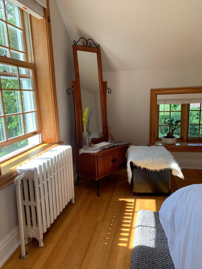Manoir Alegria Bed & Breakfast Cowansville